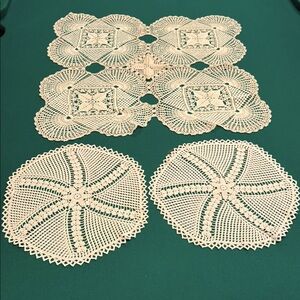 Elegant Crochet Doilies Set in Cream ❤️